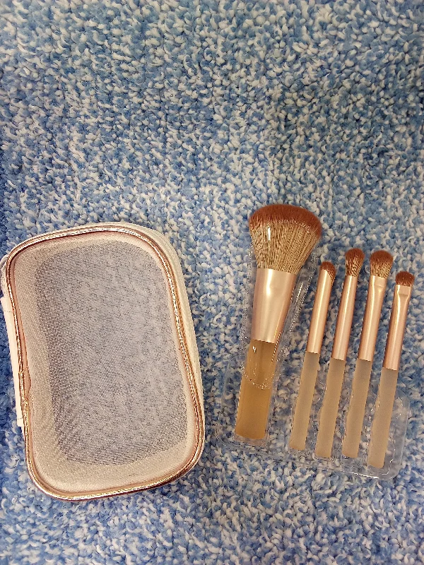 This Weekend's Hottest Deals Are Live Makeup Brushes Set with Storage Bag (5pcs, Gold) This Weekend's Hottest Deals Are Live Makeup Brushes Set with Storage Bag (5pcs, Gold)